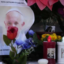 Altar para pronta recuperacion del Papa Francisco